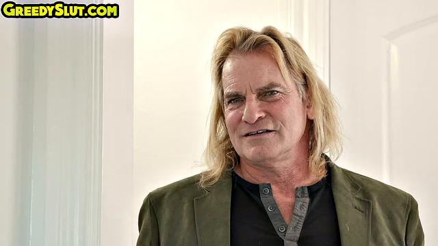 Cutie babe drilled by horny DILF