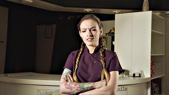 British blonde with tattoos enjoys outdoor pool & doggystyle with big-dicked dude