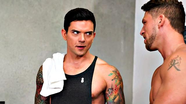 Gym stud with athletic body barebacked by top