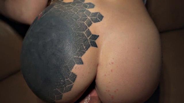 Agent nails inked babe in POV with money for sex inked pussy