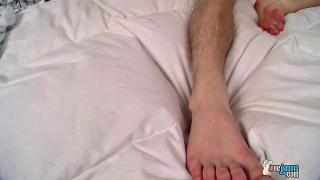 Sporty Guy Dustin Plays - Dustin Fitch