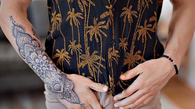 Solo stud with hot body wanks cock and cums on casting