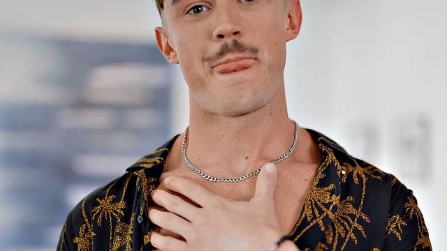 Solo stud with hot body wanks cock and cums on casting