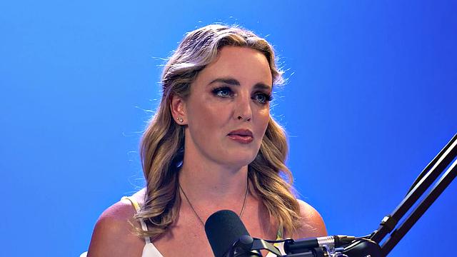 Bigbooty babe solo masturbating until orgasm at casting