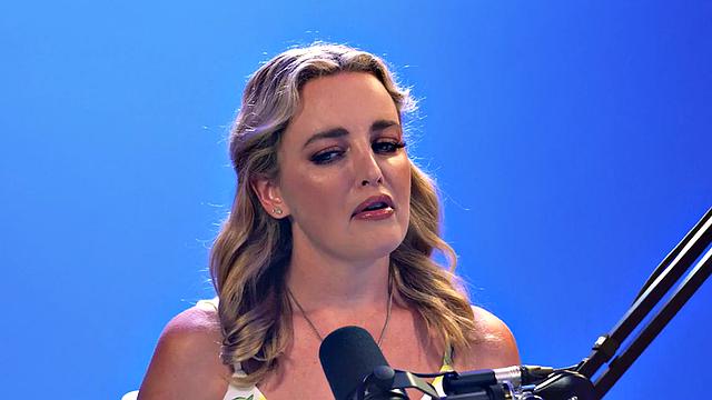 Bigbooty babe solo masturbating until orgasm at casting