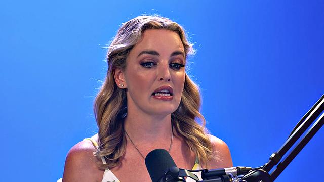 Bigbooty babe solo masturbating until orgasm at casting