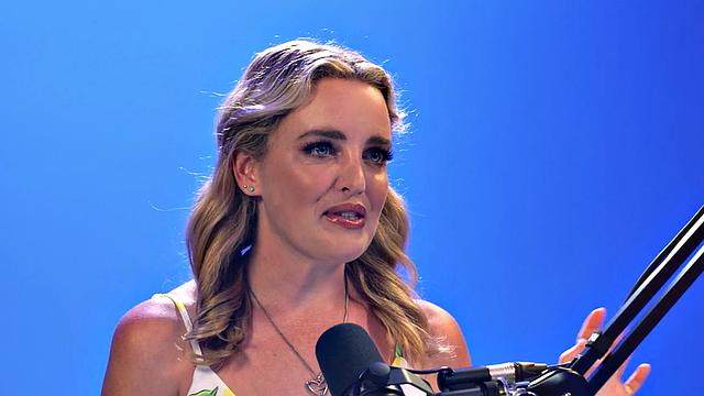 Bigbooty babe solo masturbating until orgasm at casting