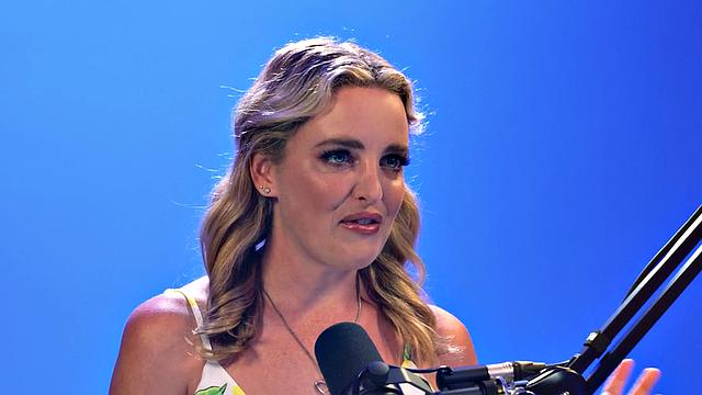 Bigbooty babe solo masturbating until orgasm at casting