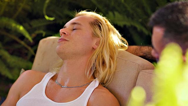 College Twink Helps Older Bear Feel Fresh Again - Johnny Moon, Lawson James