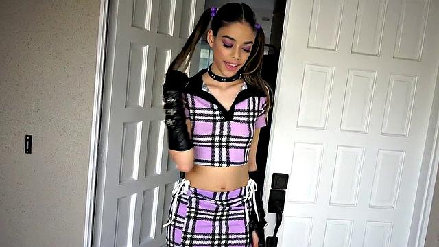 Hairy 21yo slut fucked by big white dick in wet pussy