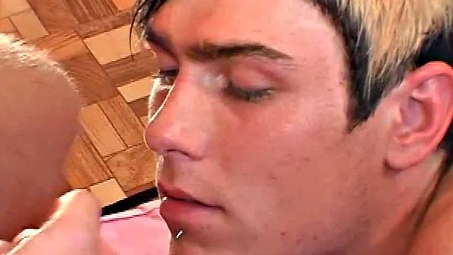 Horny twink pounded by boyfriend outdoors