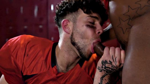 Athletic Ebony Sud Fucks In Locker Room Till Cumshot