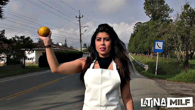 Hot pickup with curvy Colombian babe