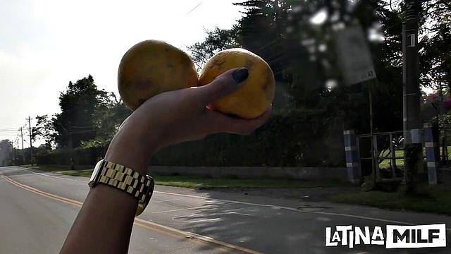 Hot pickup with curvy Colombian babe