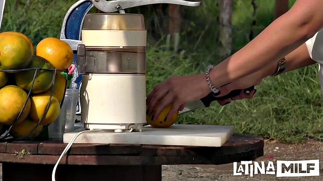 Hot pickup with curvy Colombian babe