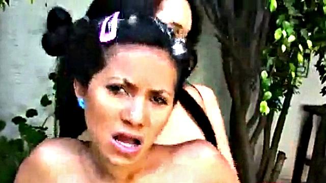 Teen Lilly's Lesbian Play in the Garden