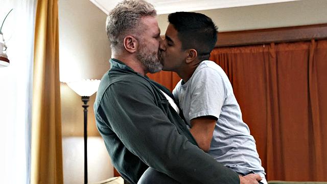 Petite twink assdrilled by muscular tattooed DILF