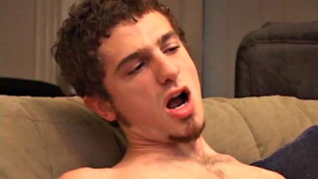 traight Boy Ricardo Jerks Off