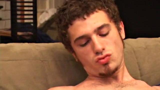 traight Boy Ricardo Jerks Off