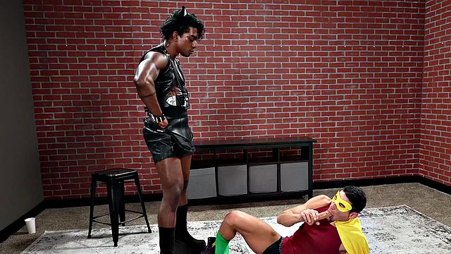 IRcosplay stud bareback fucked by ebony in leather