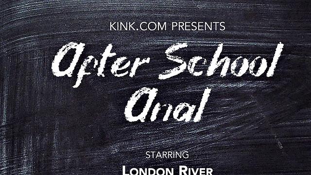 Anal gaping MILF got her pussy and asshole licked