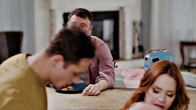 мачеха сири дал трахается с джейденом маркосом на глазах у мужа