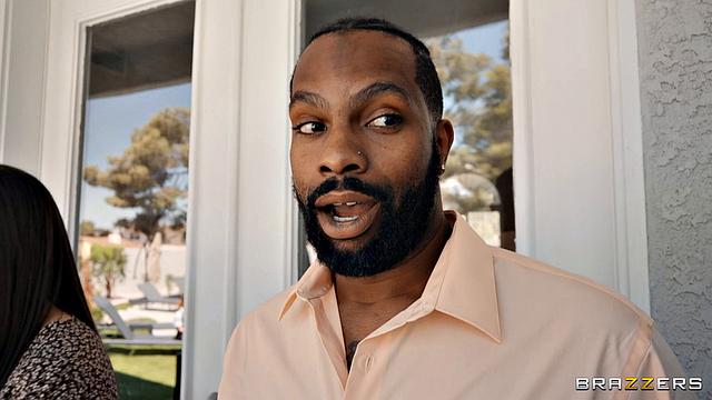 MILF's Streakers Threesome