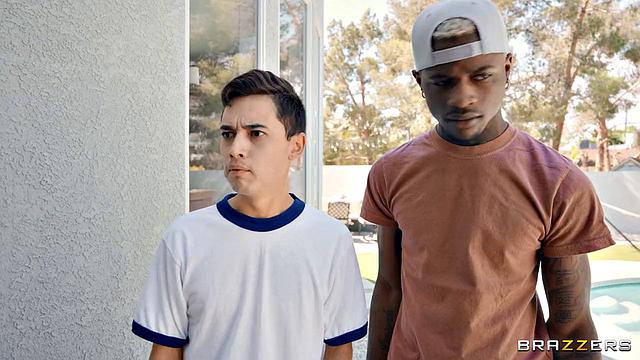 MILF's Streakers Threesome