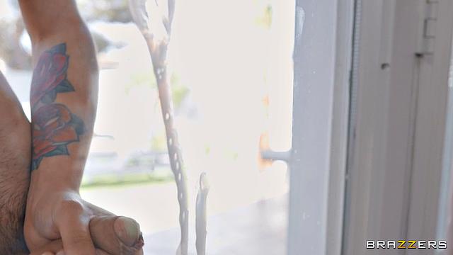 MILF's Streakers Threesome