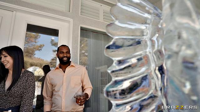 MILF's Streakers Threesome