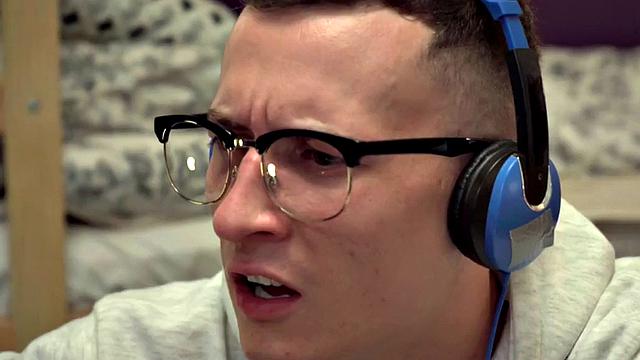 сосед устроил для хостельных девчонок настоящую вечеринку