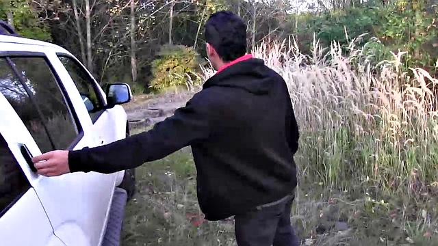 Джексон Уайлд зарабатывает мощной рукой и мощным членом