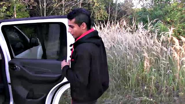 Джексон Уайлд зарабатывает мощной рукой и мощным членом