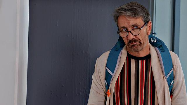 преподша белла учит старика не мешать на парах