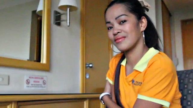 японская стюардесса на перерыве жёстко присела на член