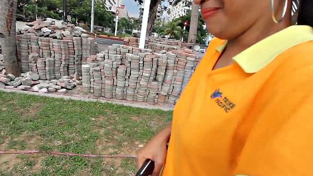 японская стюардесса на перерыве жёстко присела на член