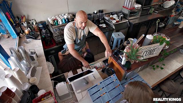 College Babe Gets Au Laid