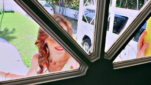 Hot MILF for the new neighbor