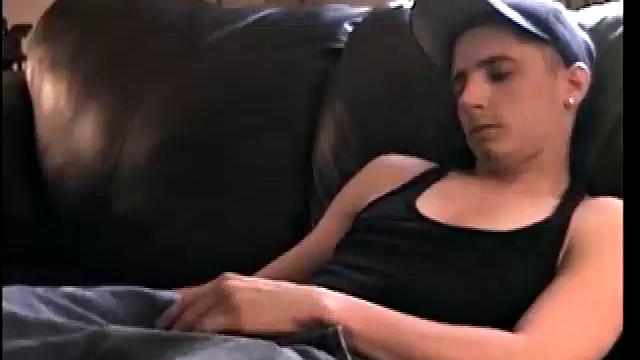 Корри доводит до оргазма жадным минетом и рукой