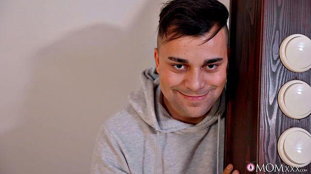 Big Tit Stepmom Fucks Stepson