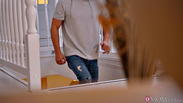 Big Tit Stepmom Fucks Stepson