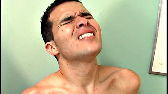 фрэнк или пауло: латинские мужики меряются, у кого ствол толще без резинки