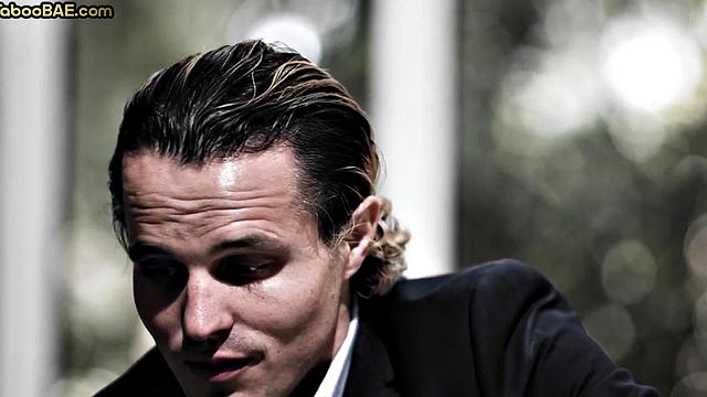 Cheating babe sucks cock and got pussy pounded in threesome