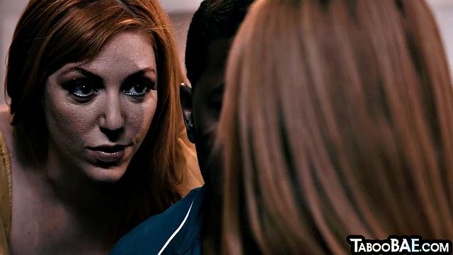 Две ненасытные подруги трахаются с черным любовником втроем, кайфуют по полной.