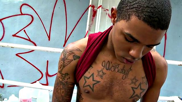 Poor black thug agrees to going gay with white dude