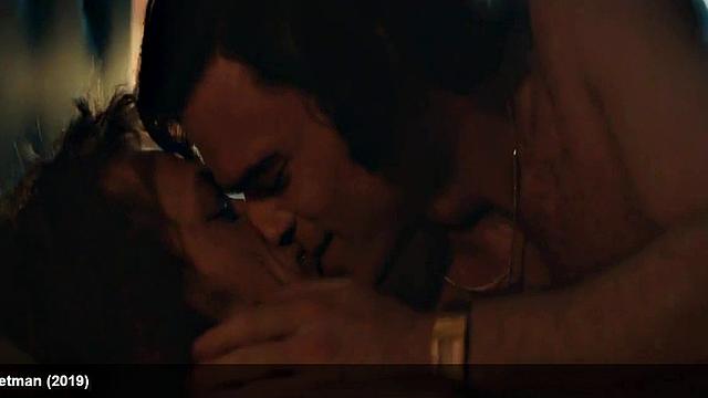 Richard Madden shows his sexy body