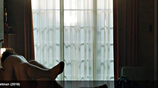 Richard Madden shows his sexy body