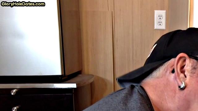 Gloryhole DILF blows dick in homemade closeup