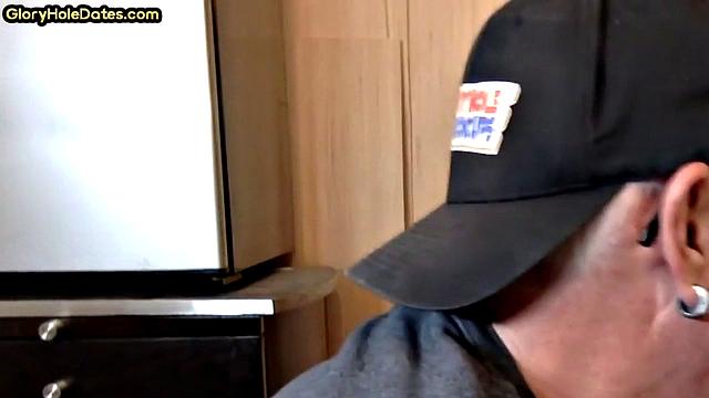 Gloryhole DILF blows dick in homemade closeup