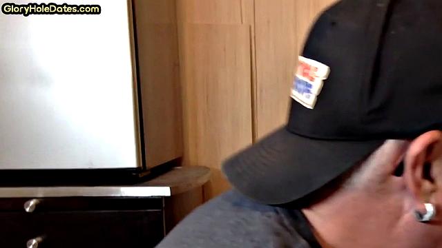 Gloryhole DILF blows dick in homemade closeup